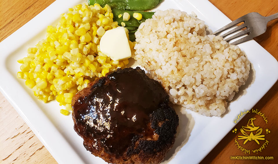 Elementary School-Time Dinner featuring Hamburger Steak (Hambagu)! Image / 小学生の大好物ハンバーグ 画像